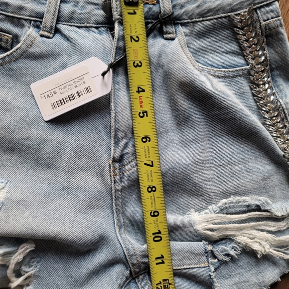 High rise Jean shorts with crystal embellishments Small - Picture 5 of 11